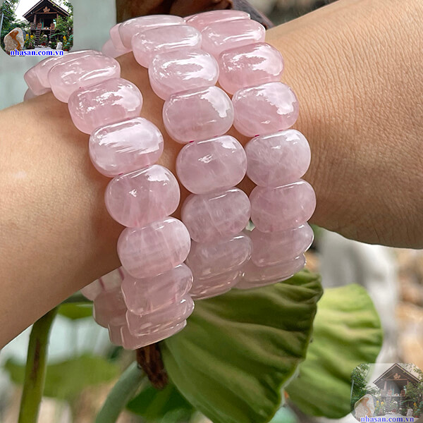 Vòng tay là biểu tượng của may mắn và lương duyên tốt đẹp Vòng tay là biểu tượng của may mắn và lương duyên tốt đẹp