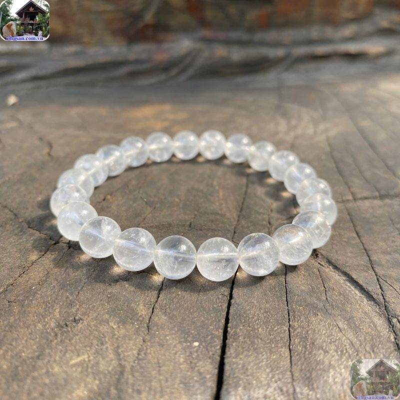 Thạch anh trắng được mệnh danh là 'thạch anh đế vương' trong việc điều hòa năng lượng Thạch anh trắng được mệnh danh là 'thạch anh đế vương' trong việc điều hòa năng lượng