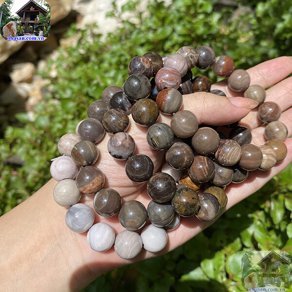 Kích thước tầm trung phù hợp cho cả nam lẫn nữ Kích thước tầm trung phù hợp cho cả nam lẫn nữ