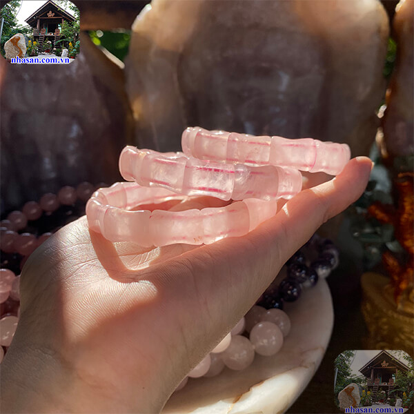 Mang ý nghĩa mang lại may mắn, tài lộc, sức khỏe cho người đeo Mang ý nghĩa mang lại may mắn, tài lộc, sức khỏe cho người đeo