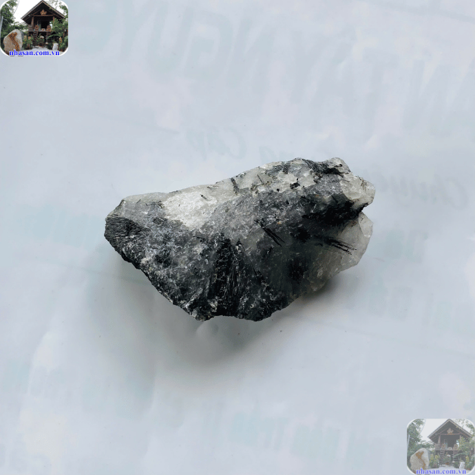 Những sợi tóc này tạo nên vẻ đẹp độc đáo, vừa huyền bí vừa sang trọng Những sợi tóc này tạo nên vẻ đẹp độc đáo, vừa huyền bí vừa sang trọng