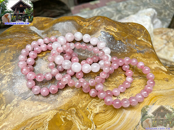 Vòng tay tự nhiên của Nhà Sàn Tây Nguyên Vòng tay tự nhiên của Nhà Sàn Tây Nguyên