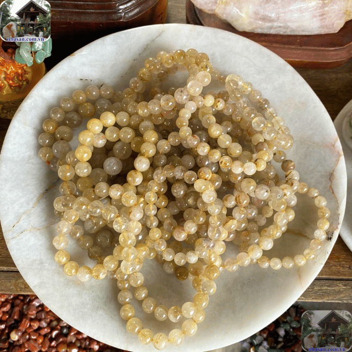 Vòng thạch anh tóc vàng là biểu tượng của tài lộc, may mắn và sự thịnh vượng Vòng thạch anh tóc vàng là biểu tượng của tài lộc, may mắn và sự thịnh vượng