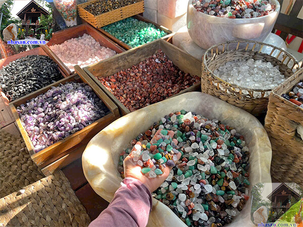 Nhà Sàn Tây Nguyên chuyên cung cấp đá phong thủy tự nhiên Nhà Sàn Tây Nguyên chuyên cung cấp đá phong thủy tự nhiên