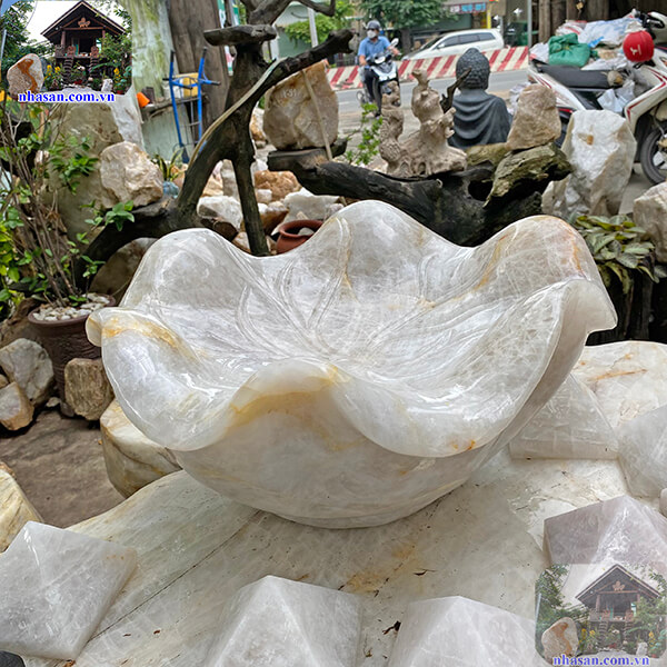 Nhà Sàn Tây Nguyên chuyên cung cấp bát nước thả hoa Nhà Sàn Tây Nguyên chuyên cung cấp bát nước thả hoa