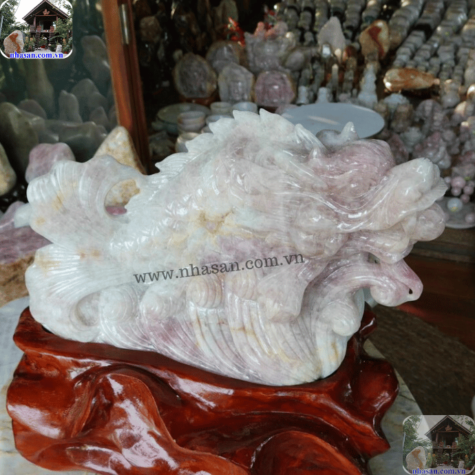 Rồng được chế tác thành nhiều hình dạng mang ý nghĩa khác biệt Rồng được chế tác thành nhiều hình dạng mang ý nghĩa khác biệt