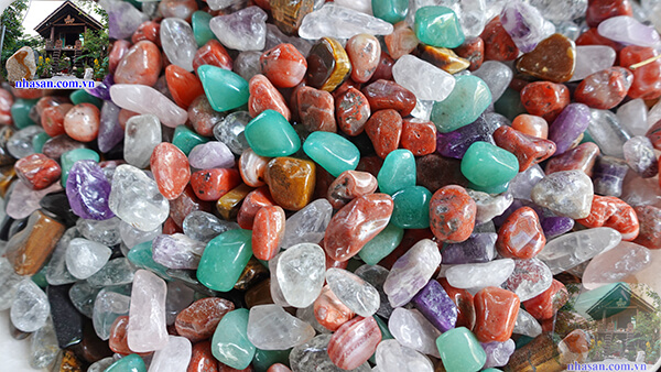Đá ngũ sắc tự nhiên tại Nhà Sàn Tây Nguyên Đá ngũ sắc tự nhiên tại Nhà Sàn Tây Nguyên