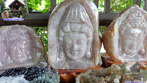 Mặt Phật đá thạch anh là biểu tượng của từ bi, trí tuệ Mặt Phật đá thạch anh là biểu tượng của từ bi, trí tuệ