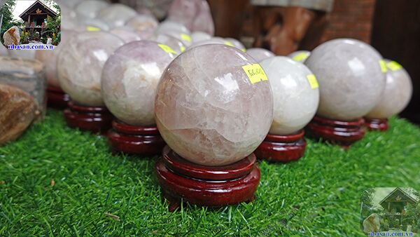 Ý nghĩa quả cầu thạch anh hồng giúp bảo vệ sức khỏe Ý nghĩa quả cầu thạch anh hồng giúp bảo vệ sức khỏe