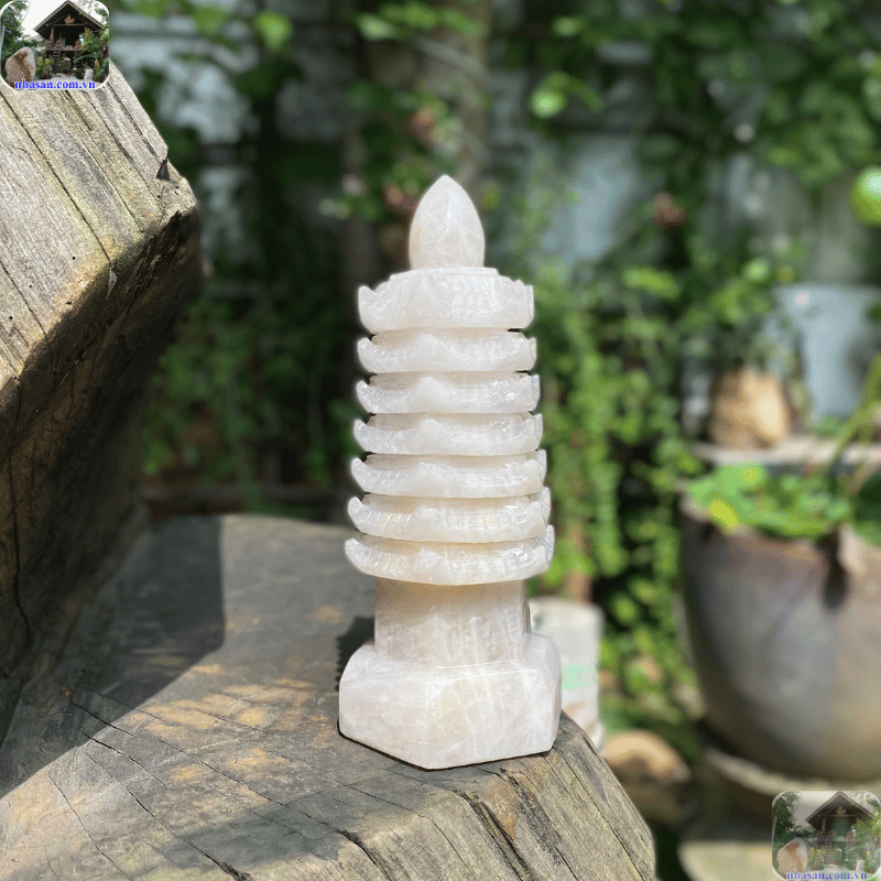 Tháp Văn Xương 7 tầng được xem là vật phẩm lý tưởng để đặt tại bàn học, bàn làm việc Tháp Văn Xương 7 tầng được xem là vật phẩm lý tưởng để đặt tại bàn học, bàn làm việc