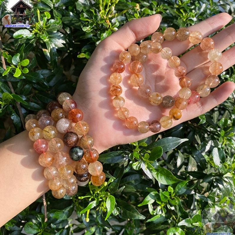 Thạch anh tóc tam tài là sự phối hợp cực kỳ tinh tế từ 3 loại thạch anh tóc tự nhiên Thạch anh tóc tam tài là sự phối hợp cực kỳ tinh tế từ 3 loại thạch anh tóc tự nhiên