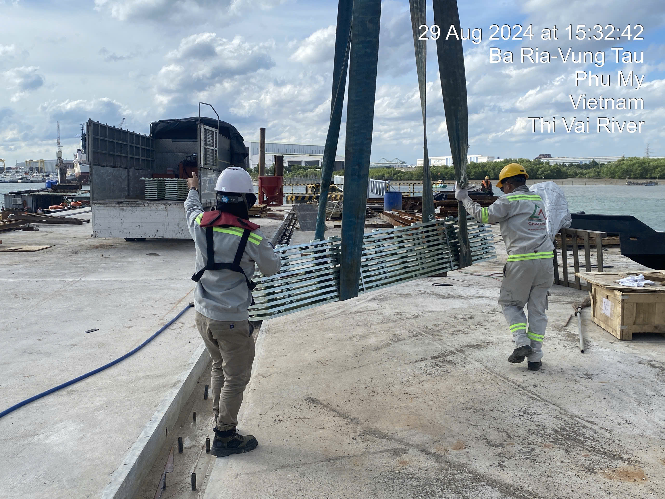 Tấm thép đệm ray Tấm thép đệm ray