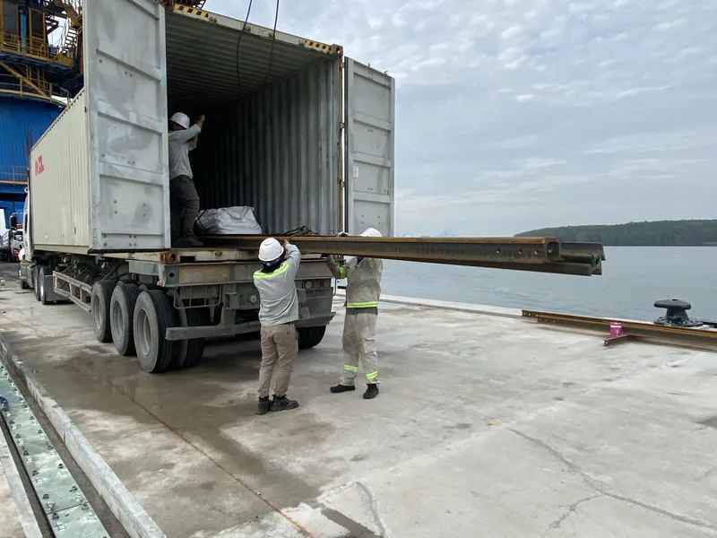 CUNG CẤP THÉP  RAY P43 VÀ PHỤ KIỆN LẮP ĐẶT CẢNG INTERFLOUR - CÁI MÉP