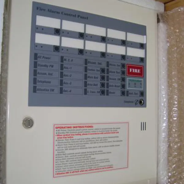 Trung Tâm Báo Cháy 10 Zone AH-00212 (CE) Có Ắc Quy