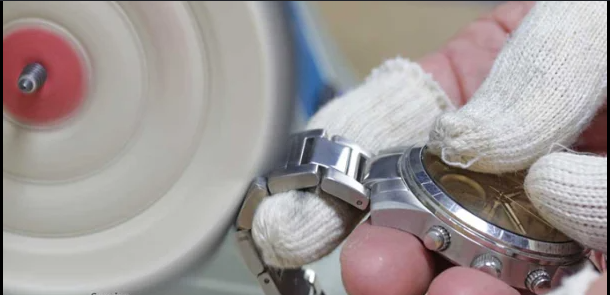 Dịch vụ thay pin đồng hồ Rado chính hãng