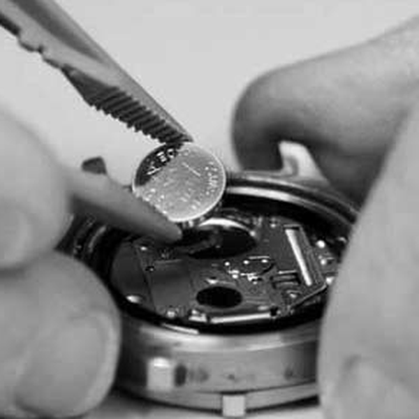 THAY KÍNH ĐỒNG HỒ FESTINA CHÍNH HÃNG
