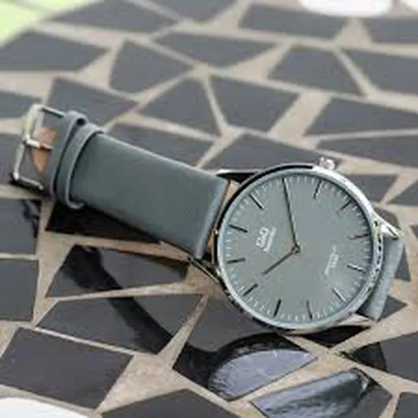 THAY KÍNH ĐỒNG HỒ Q&Q