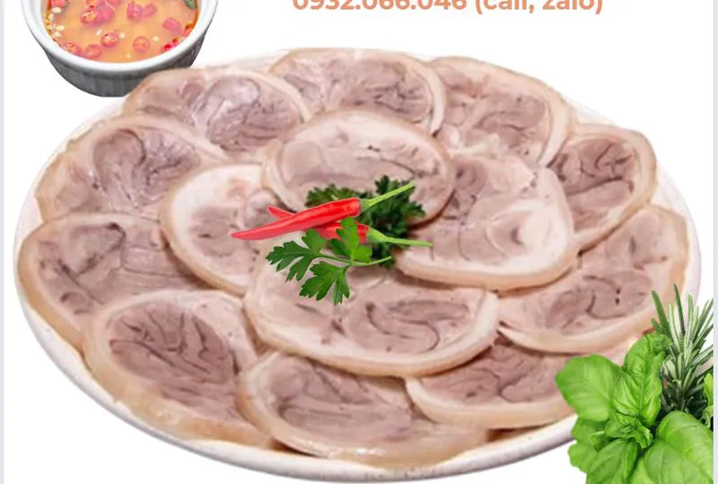 Thưởng thức món ngon bắp giò heo cuộn chỉ