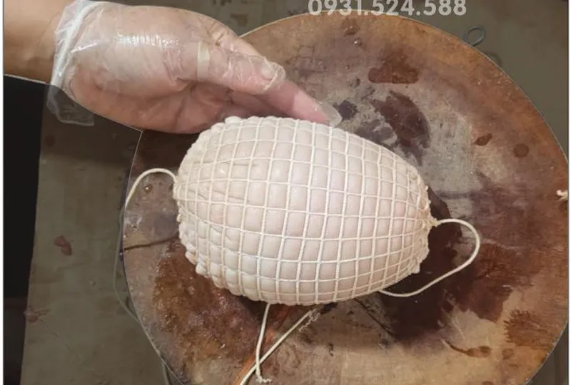 Bí quyết luộc bắp giò heo bó thơm ngon, ngọt thịt