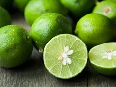BÍ QUYẾT GỘI ĐẦU BẰNG CHANH TƯƠI