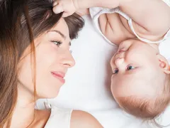 MẸO CHĂM SÓC TÓC CHO MẸ BỈM SAU SINH