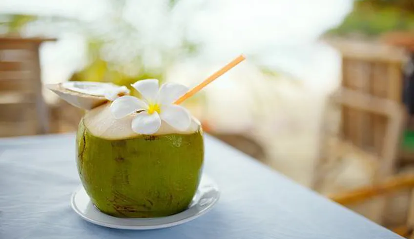 Có nên cho trẻ em uống nước dừa?