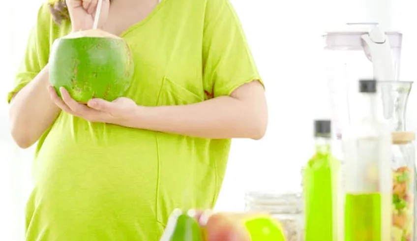 Có thai uống nước dừa được không?