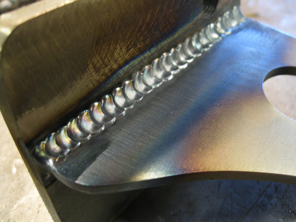 Gia công điện cực hàn là phương pháp giúp kết nối được các kim loại khác loại Gia công điện cực hàn là phương pháp giúp kết nối được các kim loại khác loại