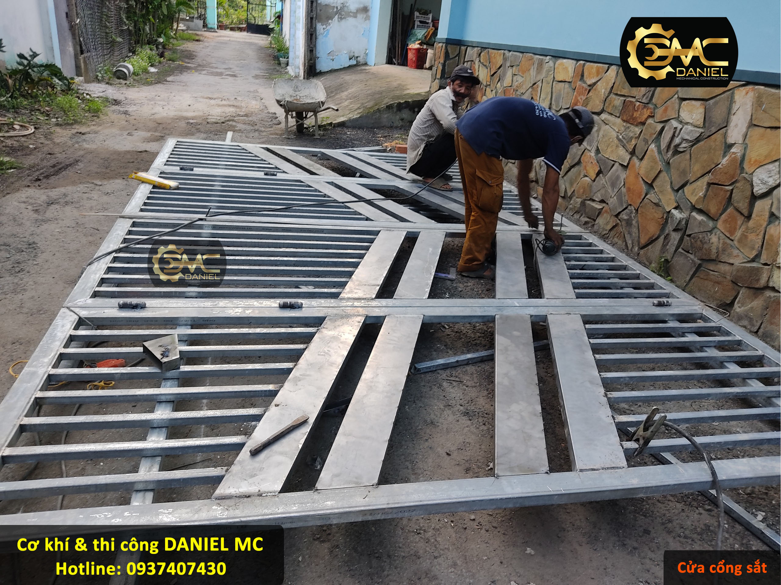 Thi công cửa cổng sắt 4 cánh nhà Chị Hằng - Quận 2 Thi công cửa cổng sắt 4 cánh nhà Chị Hằng - Quận 2