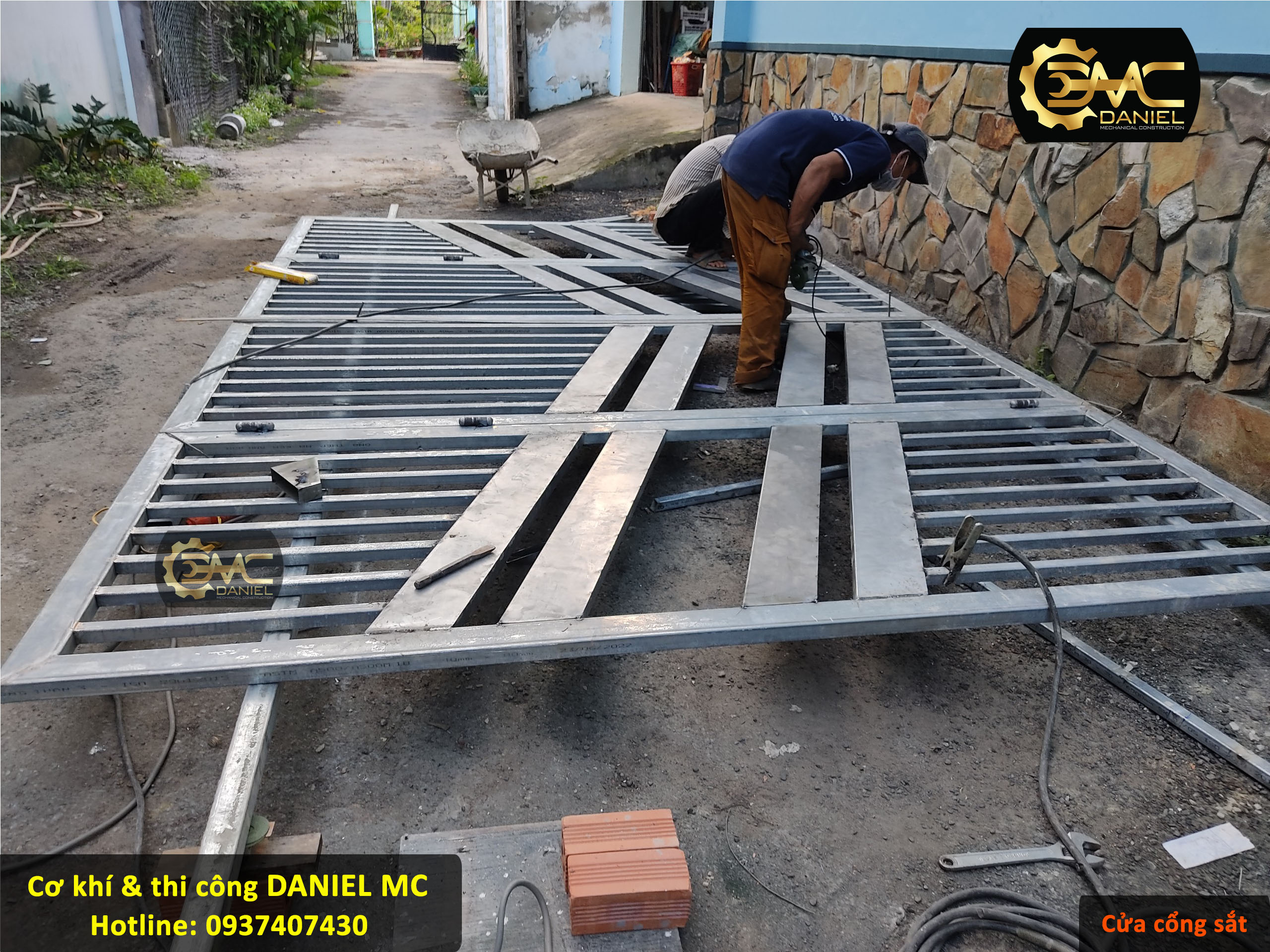 Thi công cửa cổng sắt 4 cánh nhà Chị Hằng - Quận 2 Thi công cửa cổng sắt 4 cánh nhà Chị Hằng - Quận 2