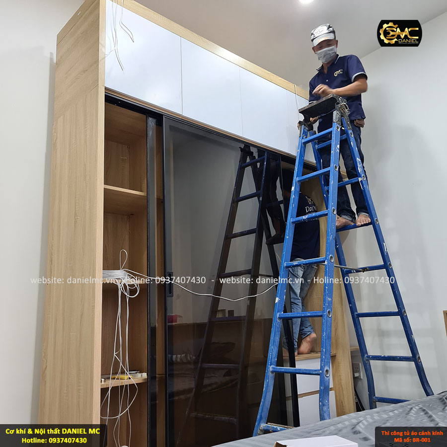 Thi công tủ áo cánh kính nhà anh Thành - Quận 9