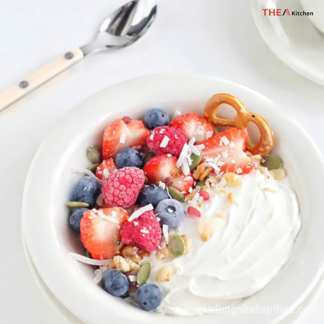 cach-mix-sua-chua-hy-lap-voi-trai-cay