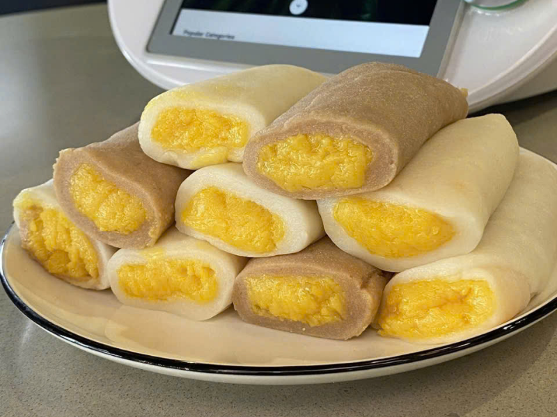 cach-lam-banh-trung-thu-deo-kem-trung-muoi