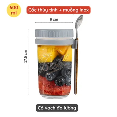 Cốc ly thủy tinh ăn ngũ cốc ăn sáng, đựng gia vị, đựng mứt có nắp, có vạch chia kèm muỗng inox cán gỗ sang trọng - THEA