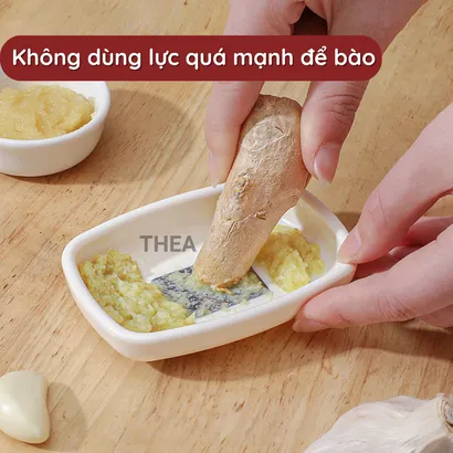 Dụng cụ bào, nạo inox đa năng bào tỏi, gừng, riềng, wasabi, củ quả nhuyễn tiện lợi - THEA