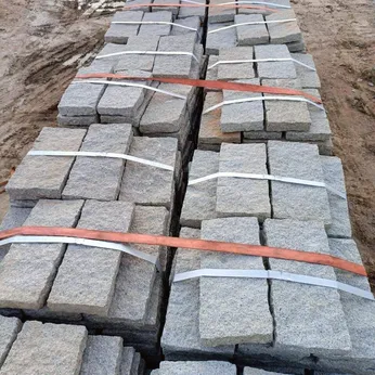 Đá dặm bước sân vườn