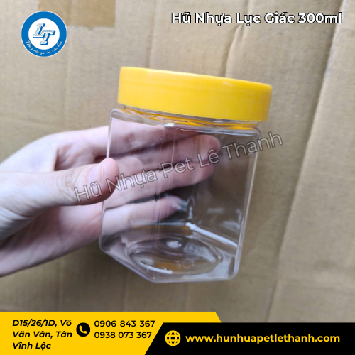 Lấy sỉ hũ nhựa lục giác nắp vàng, nắp thiếc 300ml giá rẻ 1 Lấy sỉ hũ nhựa lục giác nắp vàng, nắp thiếc 300ml giá rẻ 1