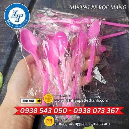 muỗng nhựa bọc màng màu hồng mua giá sỉ 7 muỗng nhựa bọc màng màu hồng mua giá sỉ 7
