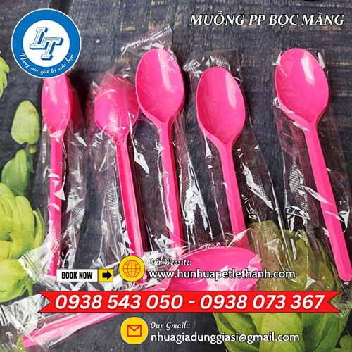 muỗng nhựa bọc màng màu hồng mua giá sỉ 4 muỗng nhựa bọc màng màu hồng mua giá sỉ 4