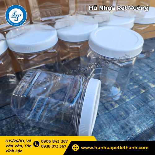 hũ nhựa vuông trong suốt đựng bánh kẹo, hạt, mứt, đồ khô 1 hũ nhựa vuông trong suốt đựng bánh kẹo, hạt, mứt, đồ khô 1