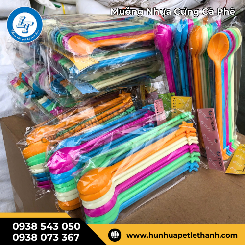 muỗng nhựa cứng quán cà phê nhiều màu, dễ dùng, giá rẻ 2 muỗng nhựa cứng quán cà phê nhiều màu, dễ dùng, giá rẻ 2