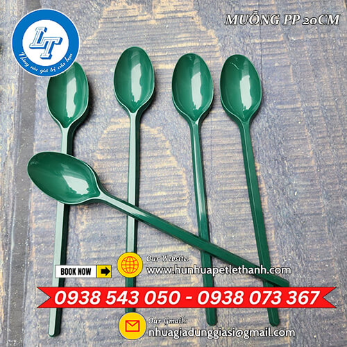 muỗng nhựa màu xanh lá 20cm giá rẻ bịch 50 cái muỗng nhựa màu xanh lá 20cm giá rẻ bịch 50 cái