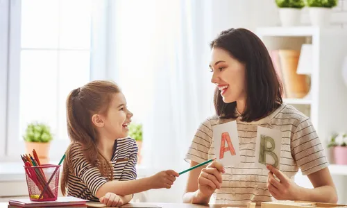 VÌ SAO TRẺ TIẾP THU KIẾN THỨC NHANH HƠN NGƯỜI LỚN?