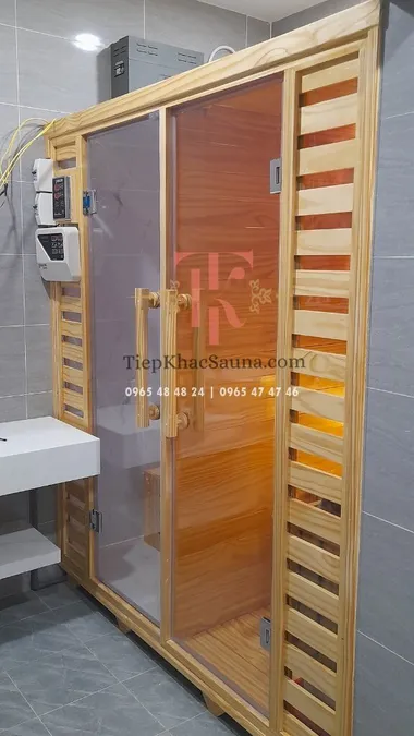 Bộ đôi phòng xông khô và ướt, lắp đặt theo thực tế mặt bằng tại quận 12. Cao 2m, sâu 1m2, ngang tổng 1m73. Sử dụng tối đa 4 người/lần. Hình 2