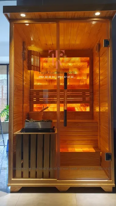 Phòng xông hơi Khô Đá Muối lắp đặt  SPA tại Dĩ An, Bình Dương. Cao 2m, ngang 1m2, sâu 1m2. Đá muối Hymalay tựa lưng và gác chân. Sử dụng 2 người xông/lần. Hình 1/4
