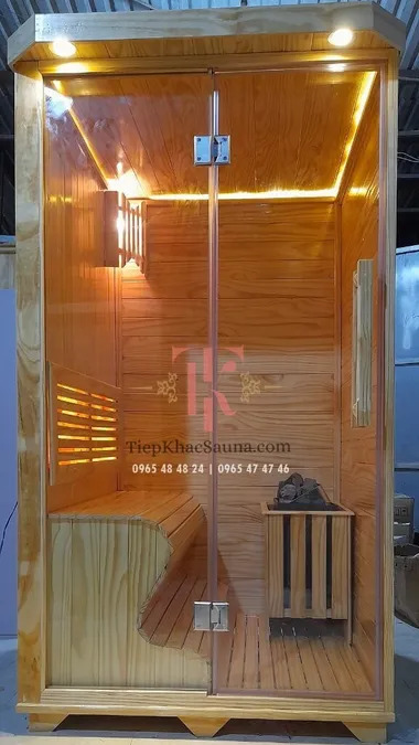Phòng xông hơi gia đình lắp đặt tại Quận 5, HCM. Cao 2m15, ngang 1m2, sâu 1m25. Sử dụng tối đa 2 người/lần. Hình 1