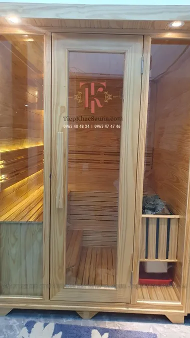 Phòng xông hơi khô lắp đặt tại Long Khánh, Đồng Nai. Cao 2m, ngang 1m4, sâu 1m6. Sử dụng tối đa 5 người xông/lần. Hình 2/4 