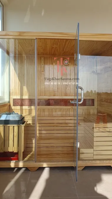 Phòng xông hơi khô đá muối lắp đặt cho gia đình chị Giàu, Tây Ninh. Cao 2m, ngang 1m96, sâu 1m2. Sử dụng tối đa 6 người/lần xông. Hình 3/4