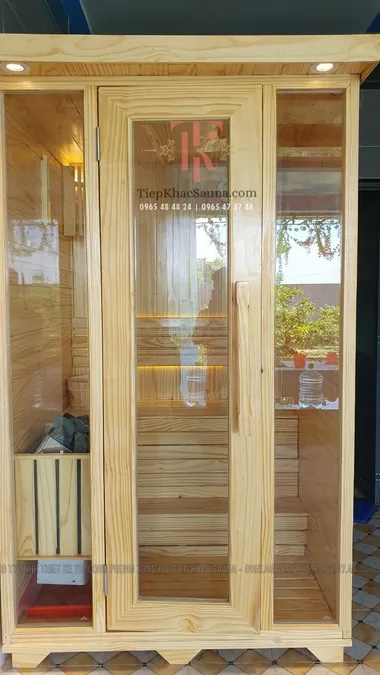 Phòng xông hơi khô lắp đặt cho gia đình anh Nghĩa tại Thốt Nốt, Cần Thơ. Cao 2m, ngang  1m2, sâu 1m2. Sử dụng 1-2 người/lần xông. Hình 1/2