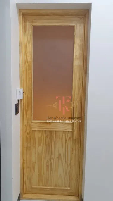 Phòng xông hơi khô thi công theo hiện trạng tại Cần Đước, Long An. Cao 2m35, ngang 1m65, sâu 1m25. Sử dụng tối đa 4 người/lần. Hình 4